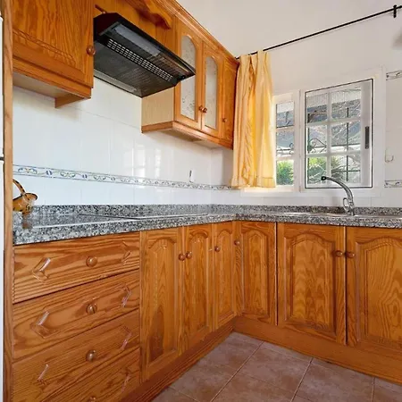 بيت للعطل House El Cardon A1 In *